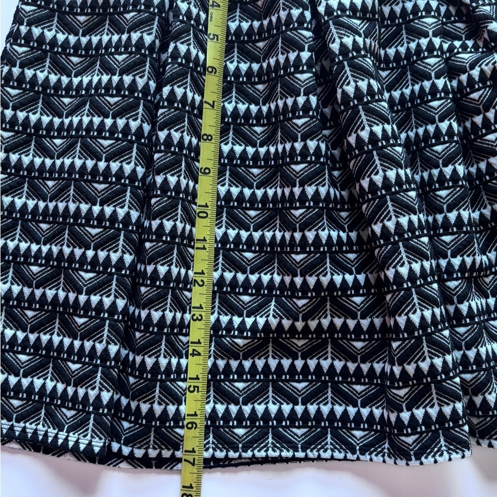 JOE B SKIRT - Picture 9 of 11